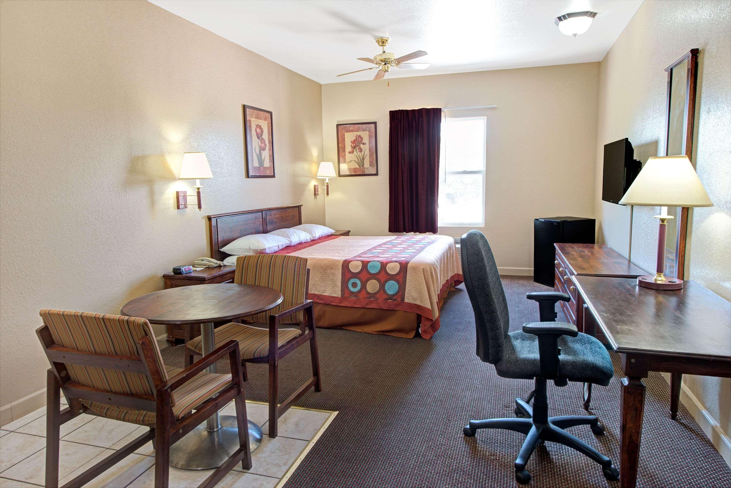 Super 8 By Wyndham St. Louis Airport Hotel Woodson Terrace Exterior foto